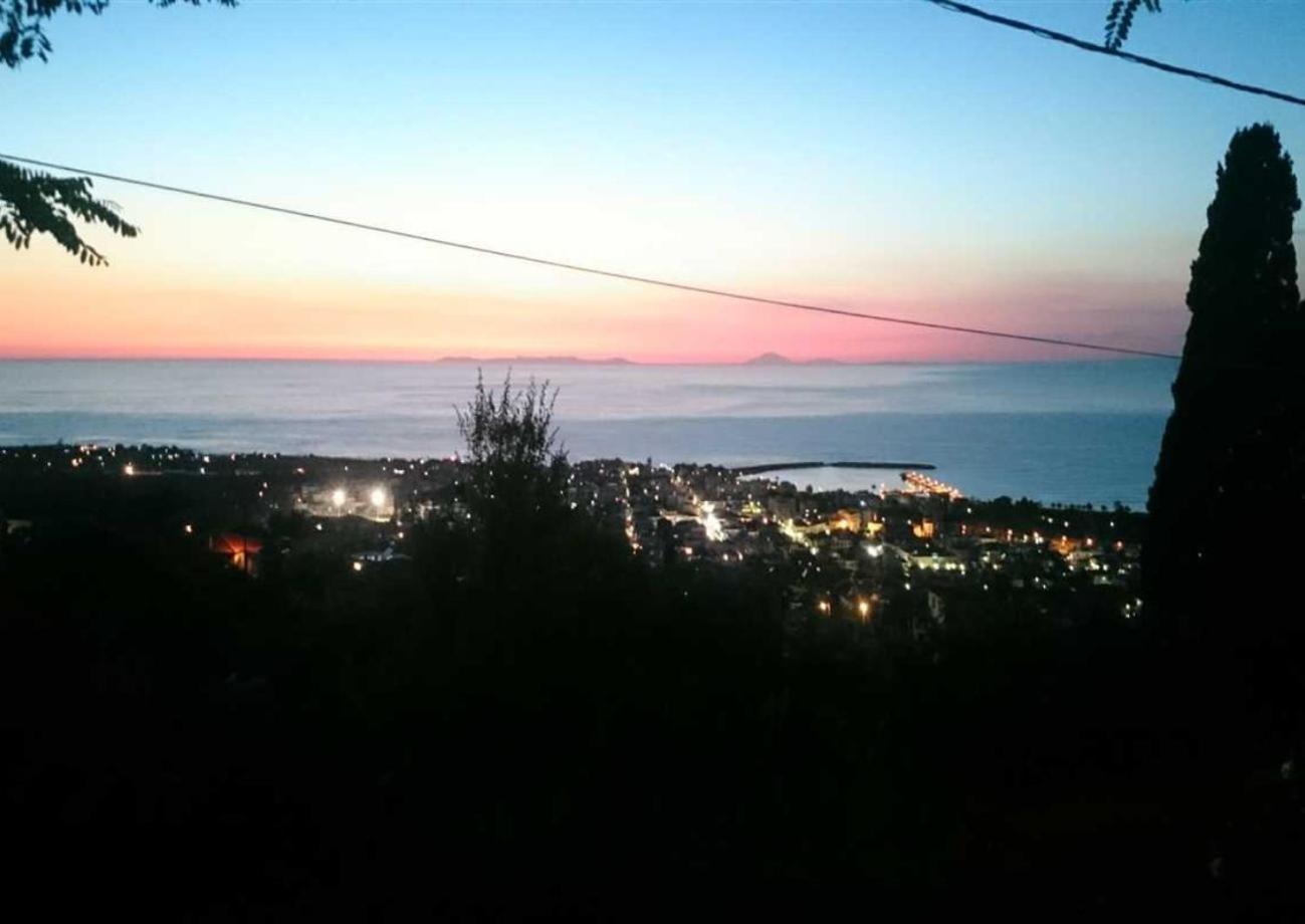 Panoraias Luxury Suite Kyparissia Bagian luar foto