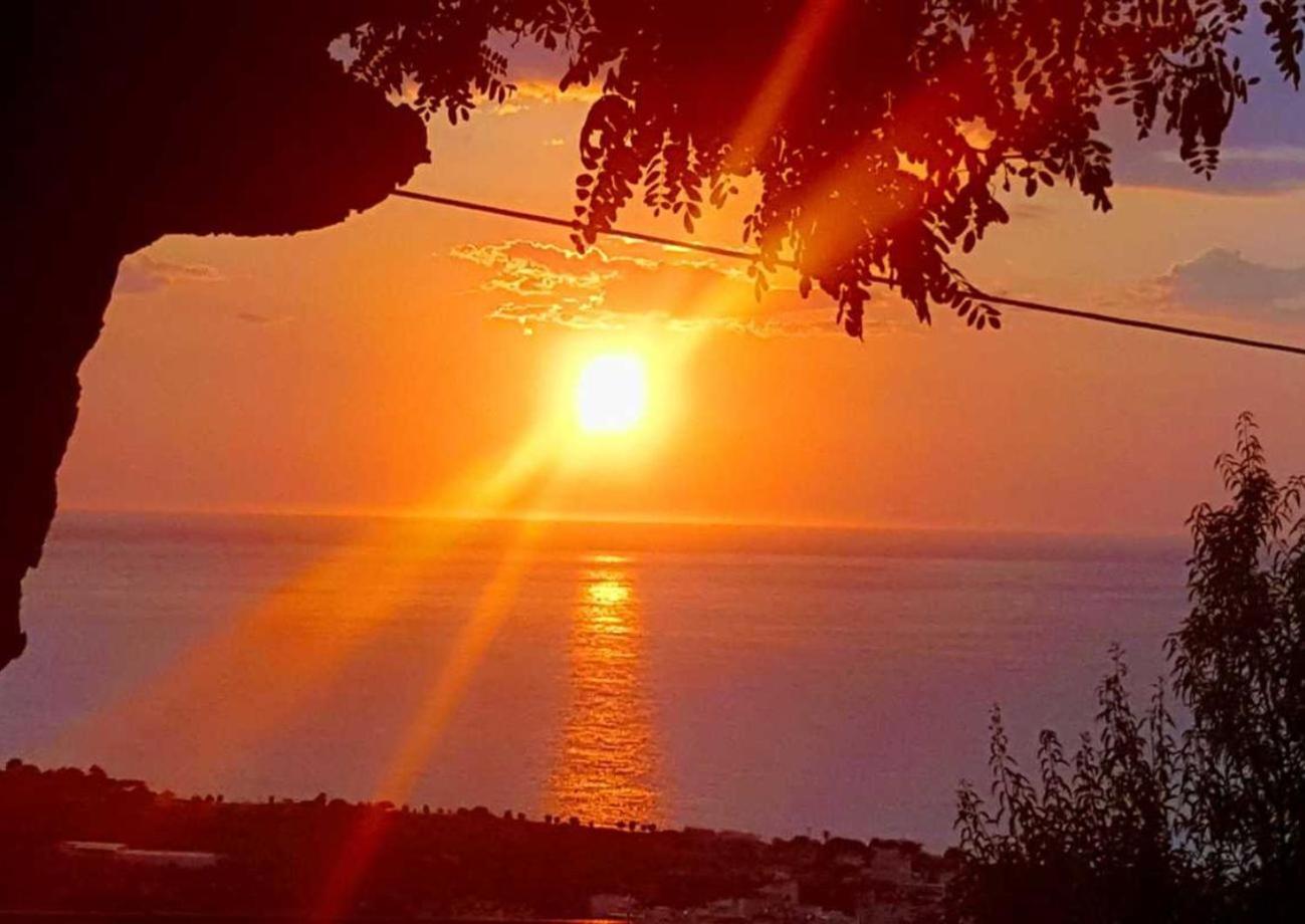 Panoraias Luxury Suite Kyparissia Bagian luar foto