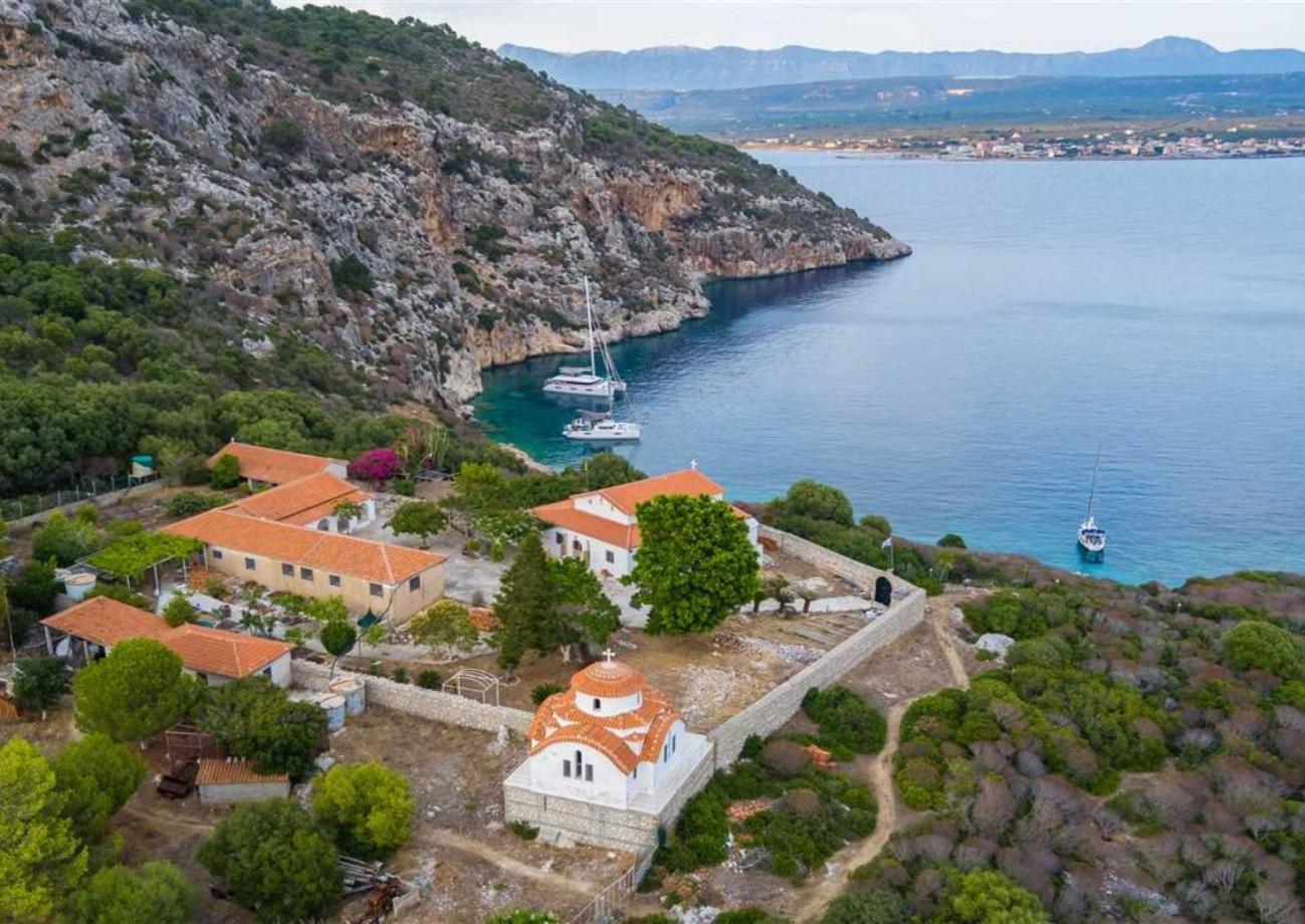 Panoraias Luxury Suite Kyparissia Bagian luar foto