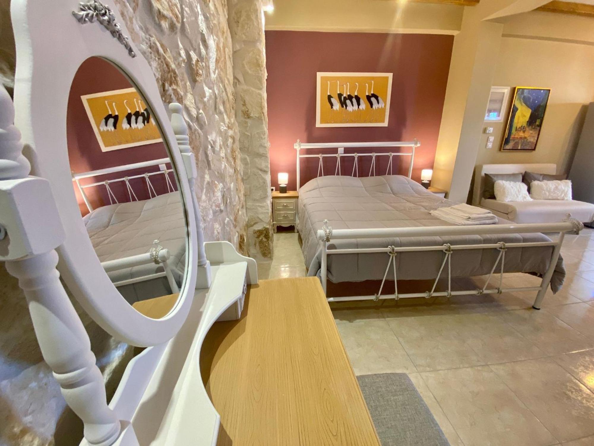 Panoraias Luxury Suite Kyparissia Bagian luar foto